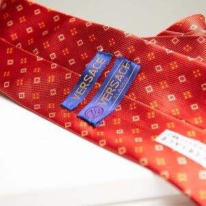 Versace Classic Red Tie 100% Silk Necktie Red V2 Geometric Pattern Italy